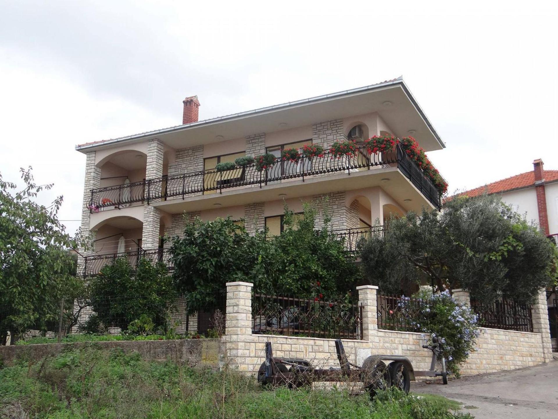 Apartment Bareta Trogir Exterior foto