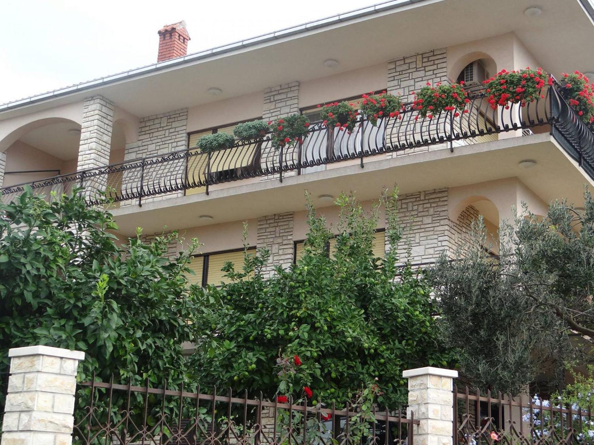 Apartment Bareta Trogir Exterior foto